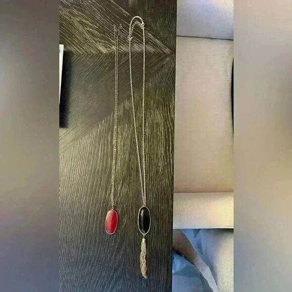 Two long pendant necklaces - Picture 1 of 3